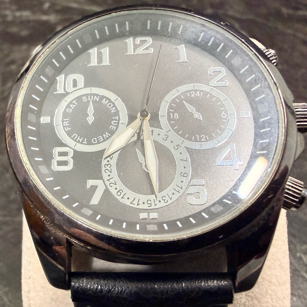 Men’s Watch - Picture 2 of 16
